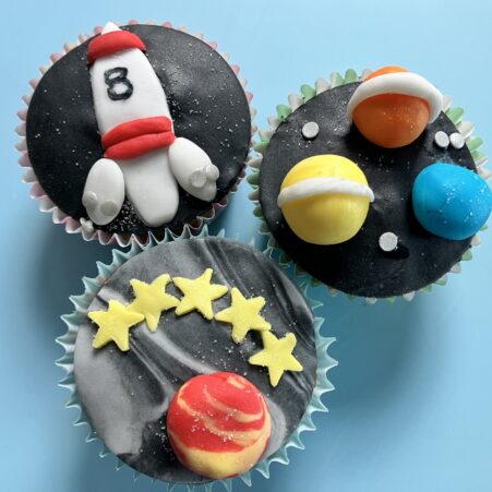 Cupcake Decorating. Out Of This World Space2 23.10.26